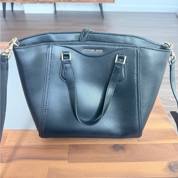 Michael Kors Purse - Picture 2 of 8